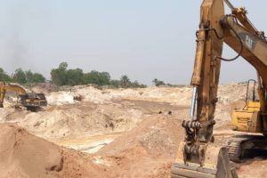 Sable et granite en Afrique de l’Ouest : des ressources qui creusent le climat.